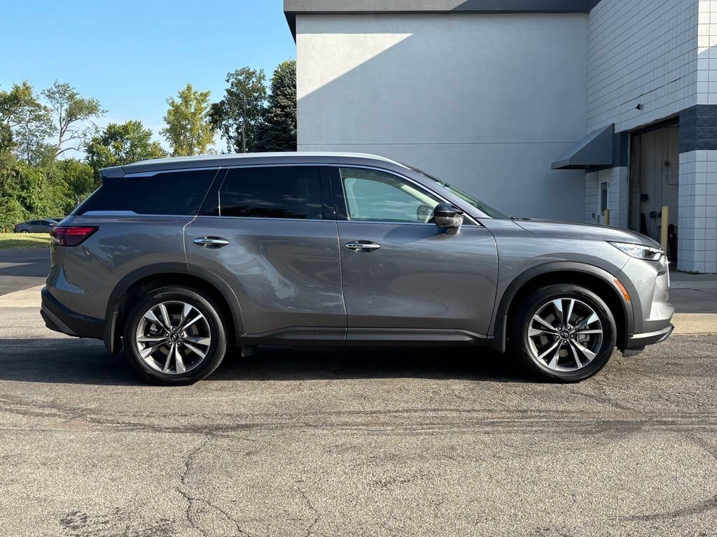 Used 2025 INFINITI QX60 Luxe w/ Cargo Package AWD/4WD image 2