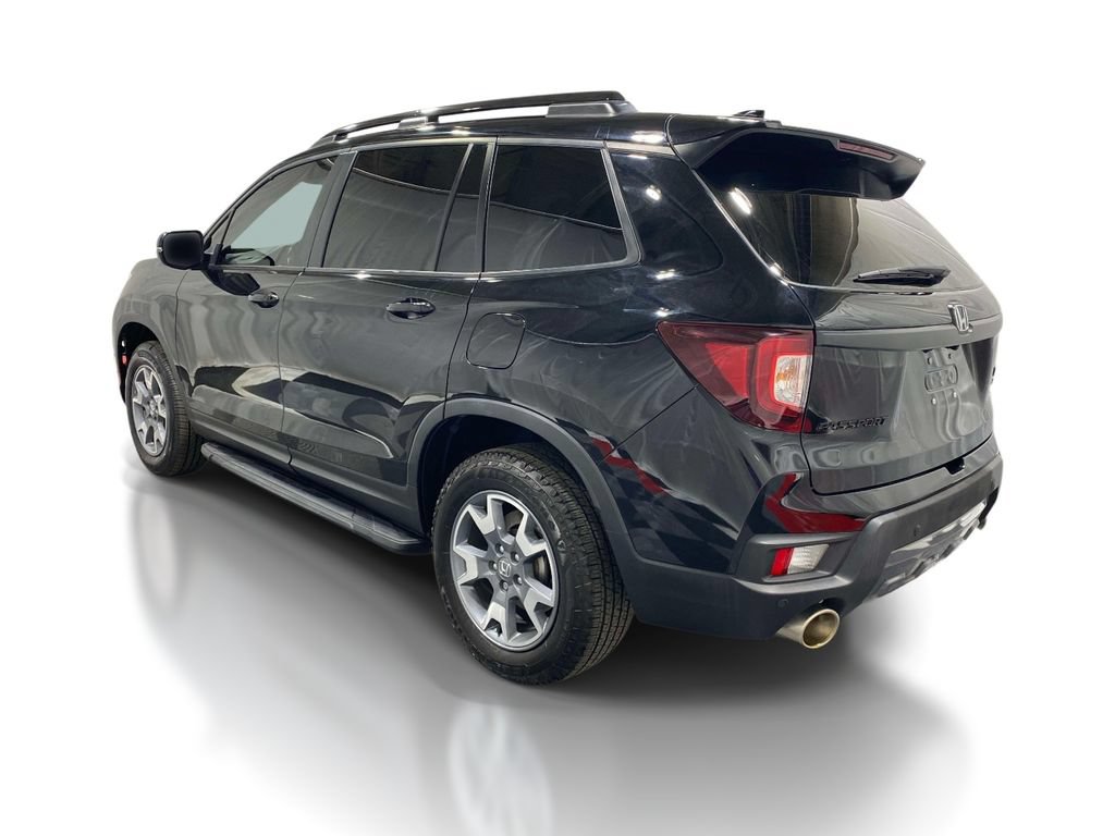 Used 2023 Honda Passport TrailSport image 2