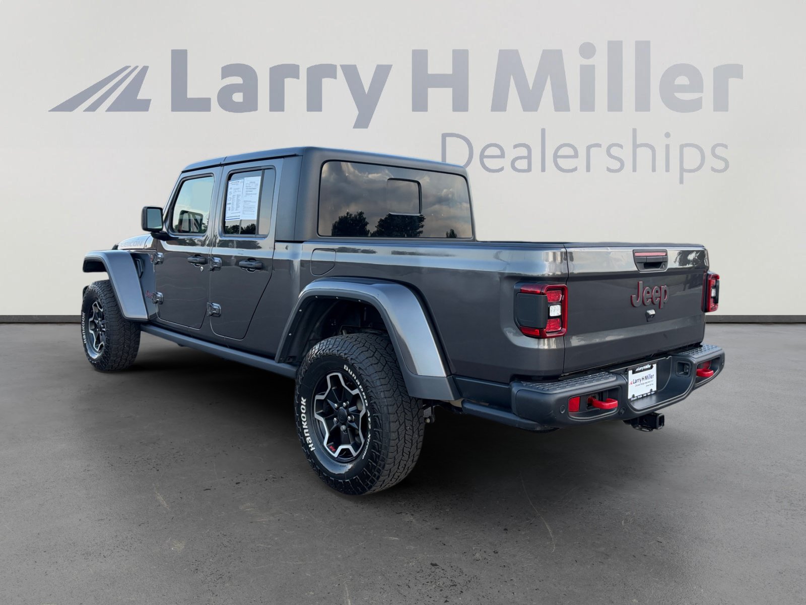 Used 2021 Jeep Gladiator Rubicon AWD/4WD image 4