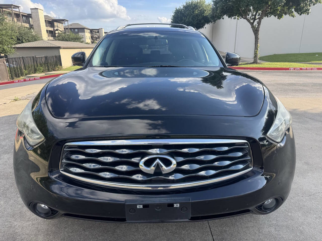 Used 2010 INFINITI FX35 AWD w/ Navigation Pkg image 2