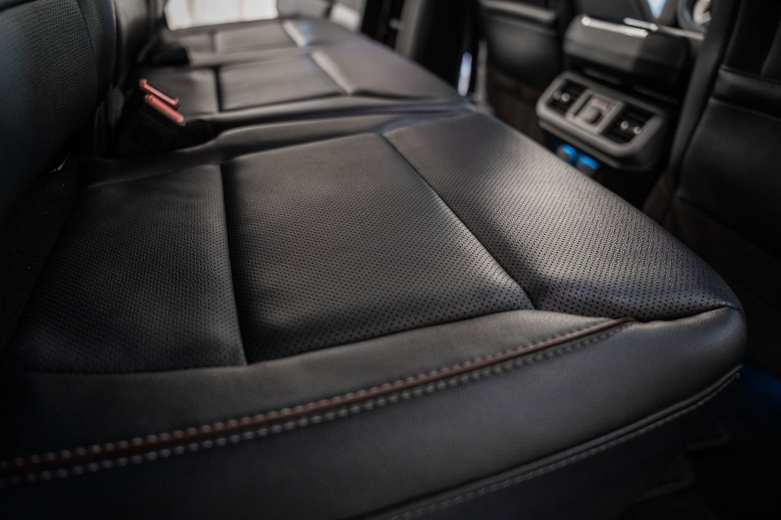 Certified 2022 Ford F150 Lariat w/ Equipment Group 502A High image 37