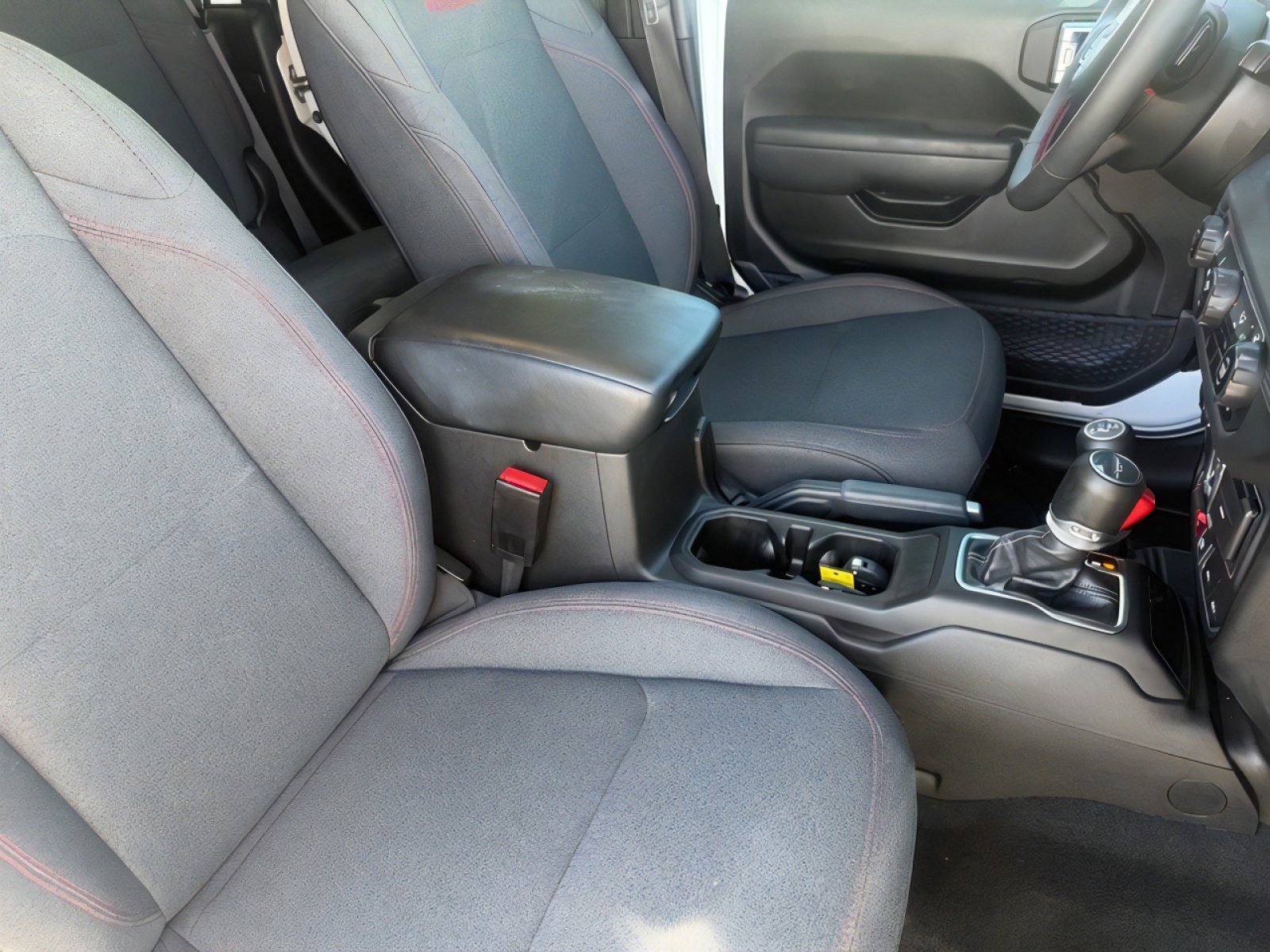 Used 2024 Jeep Gladiator Rubicon w/ Convenience Group image 10