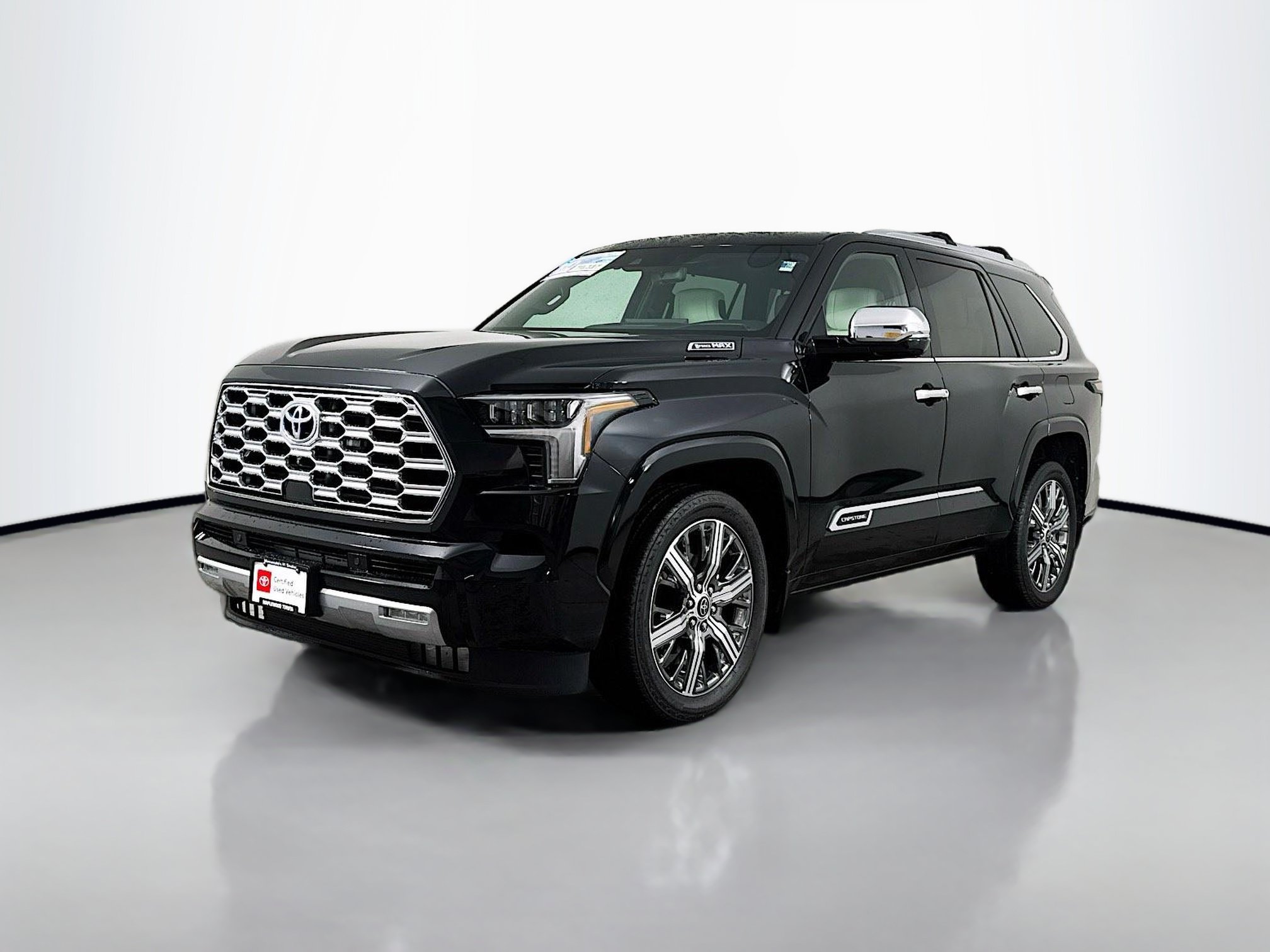 Certified 2023 Toyota Sequoia Capstone AWD/4WD image 3