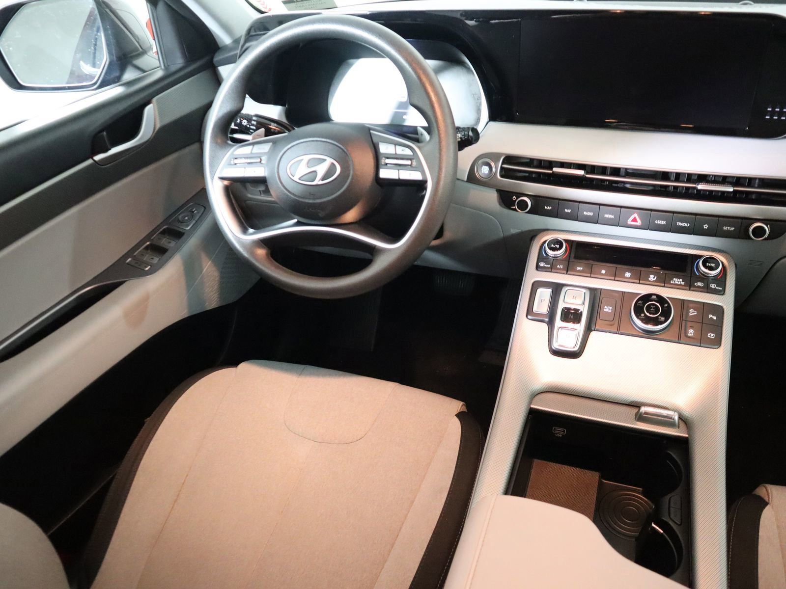 Used 2024 Hyundai Palisade SE image 33