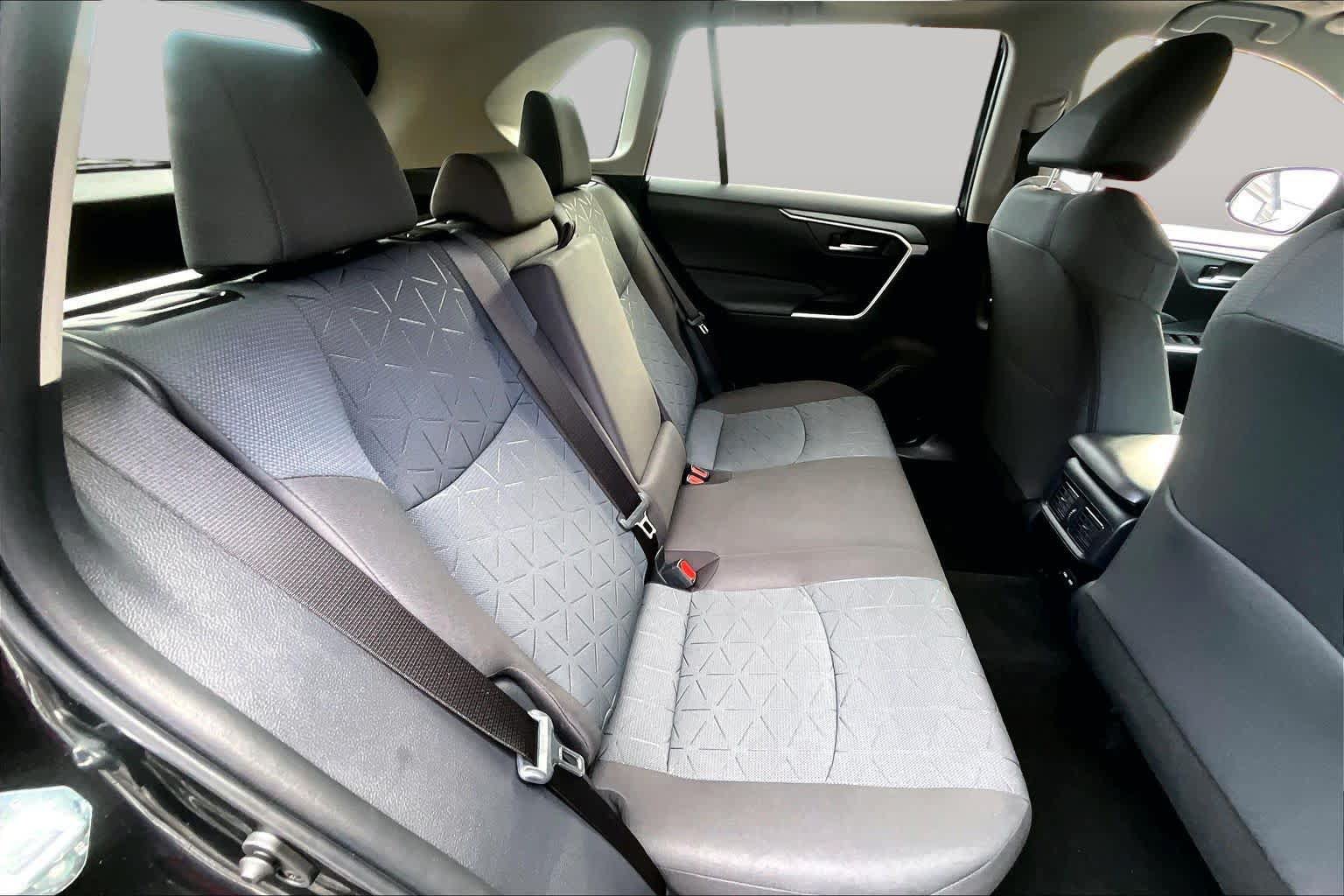 Used 2025 Toyota RAV4 XLE w/ Convenience Package AWD/4WD image 19