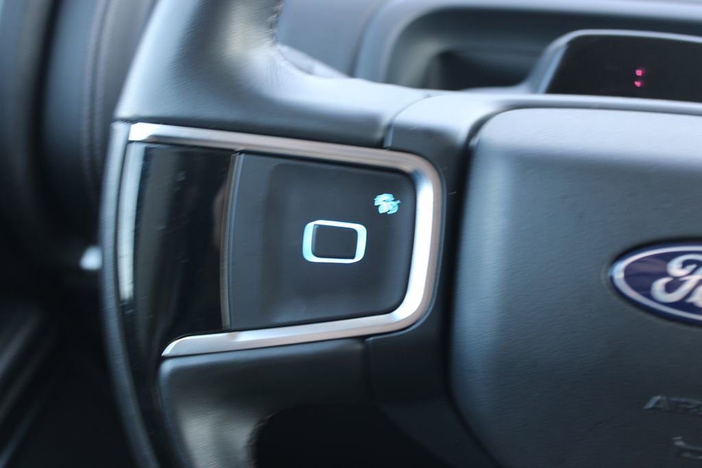 Used 2025 Ford Expedition Platinum image 42