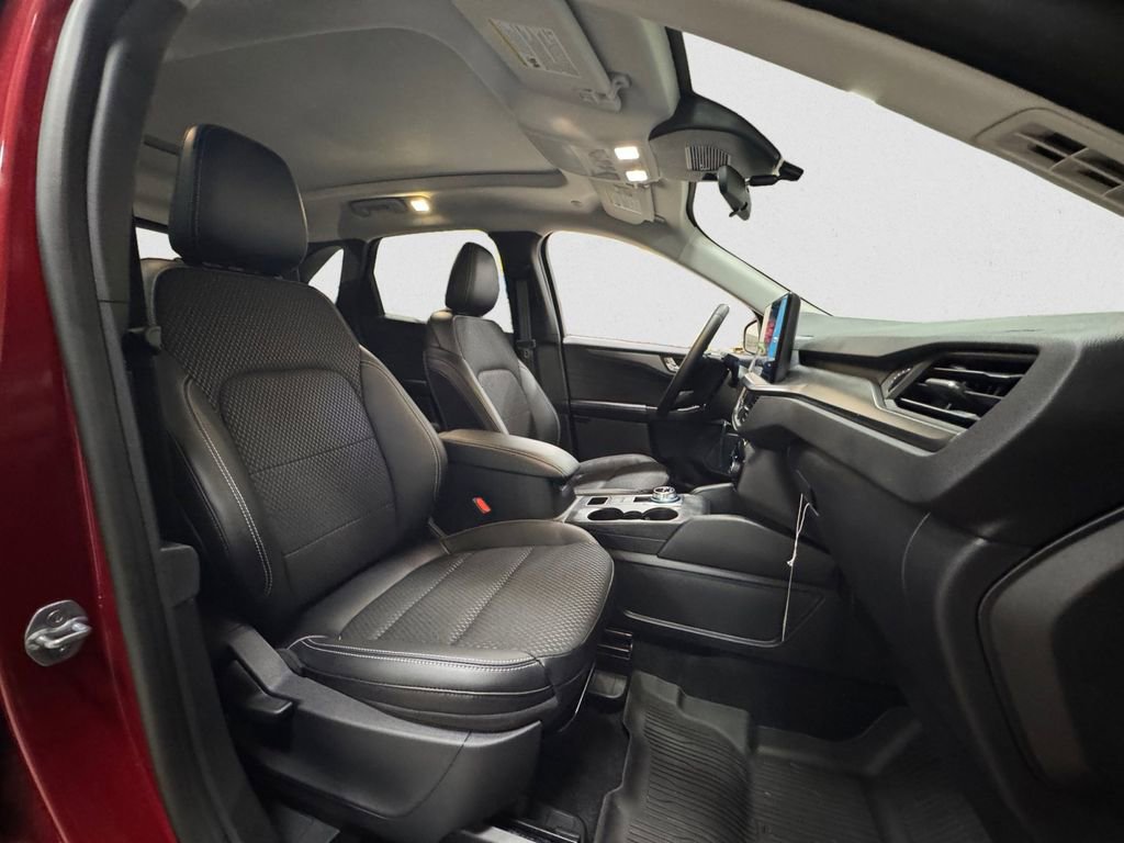 New 2025 Ford Escape SE FWD image 15