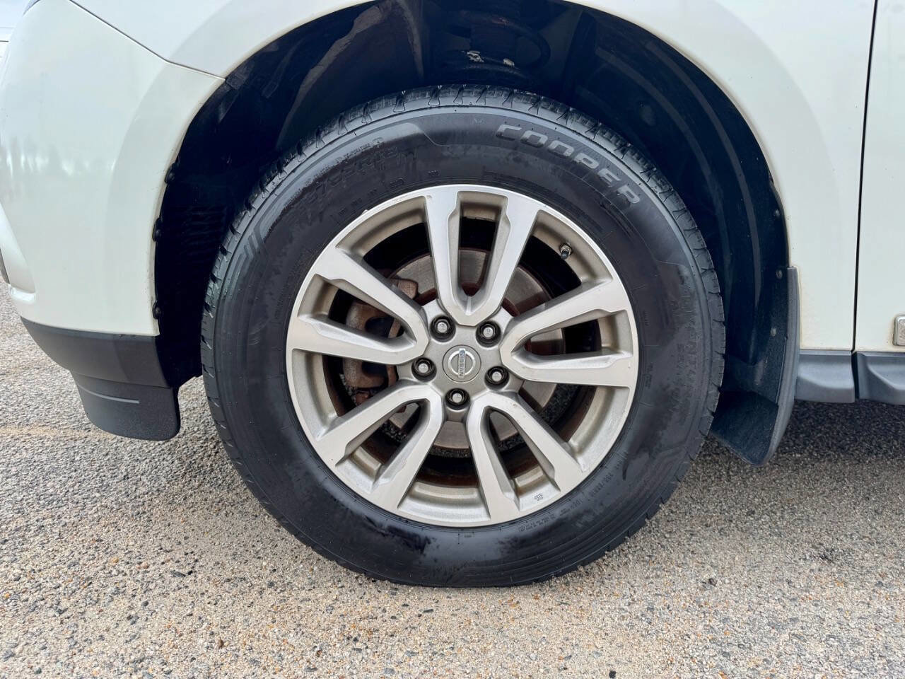 Used 2014 Nissan Pathfinder SL w/ SL Tech Package image 10