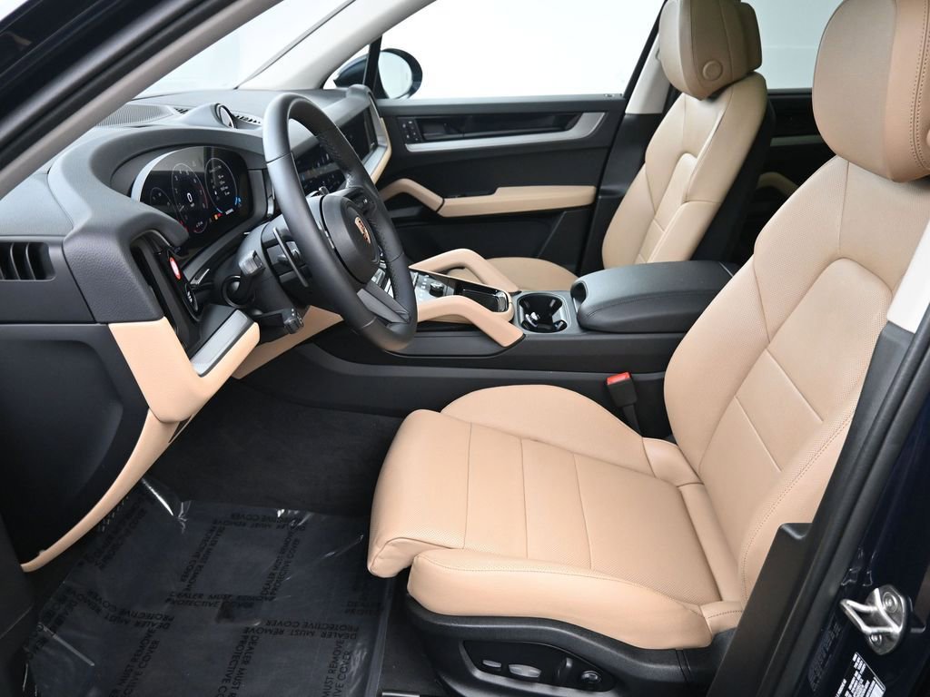 Used 2025 Porsche Cayenne image 7
