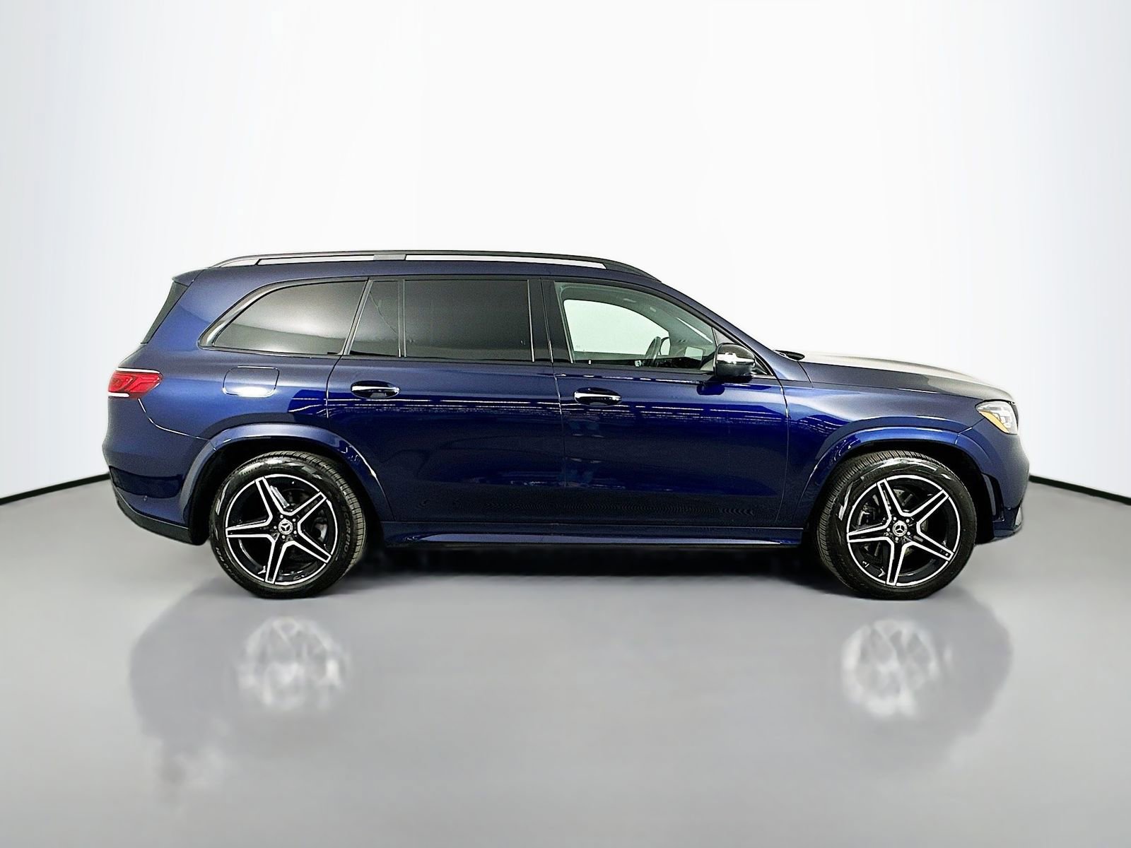Used 2022 Mercedes-Benz GLS 450 4MATIC image 8