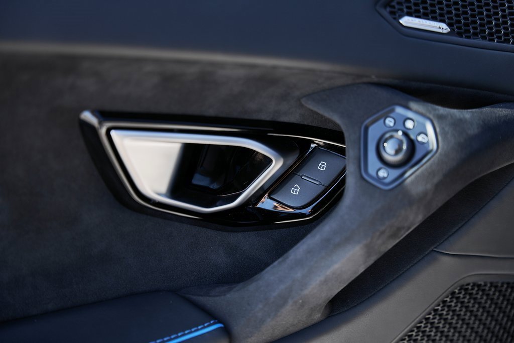 Used 2023 Lamborghini Huracan Tecnica image 29