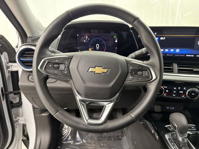 Used 2025 Chevrolet Trax LT w/ LT Convenience Package image 27