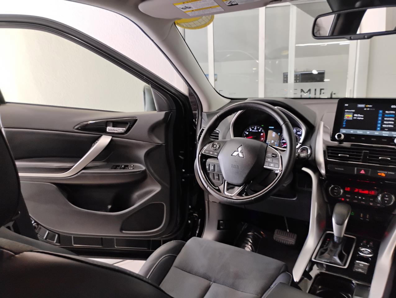 Used 2024 Mitsubishi Eclipse Cross SE image 74