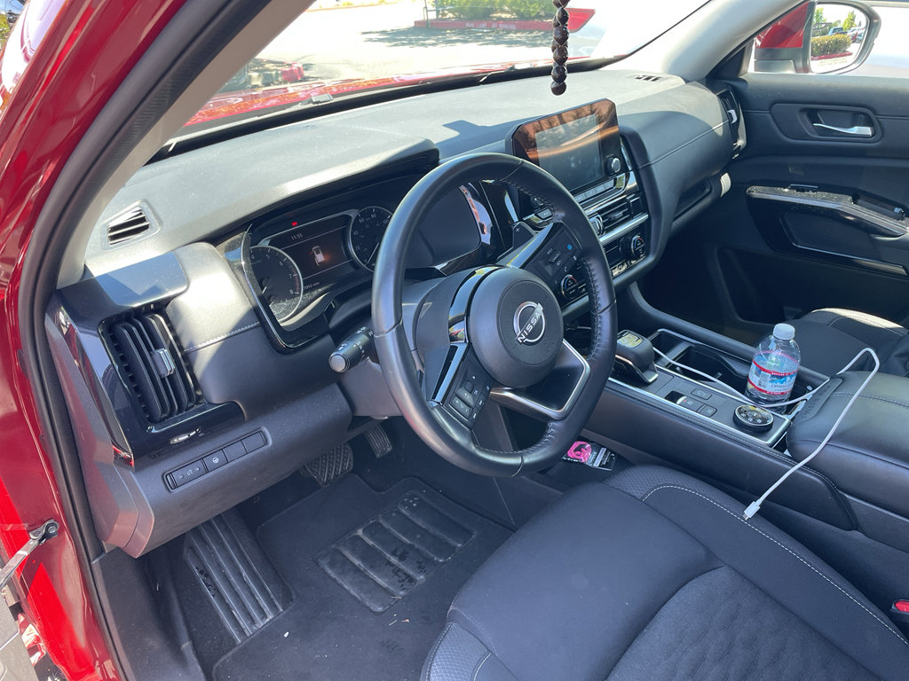 Used 2022 Nissan Pathfinder SV w/ SV Black Package AWD/4WD image 8