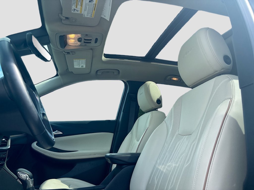Used 2025 Buick Encore GX Avenir w/ Avenir Technology Package FWD image 36
