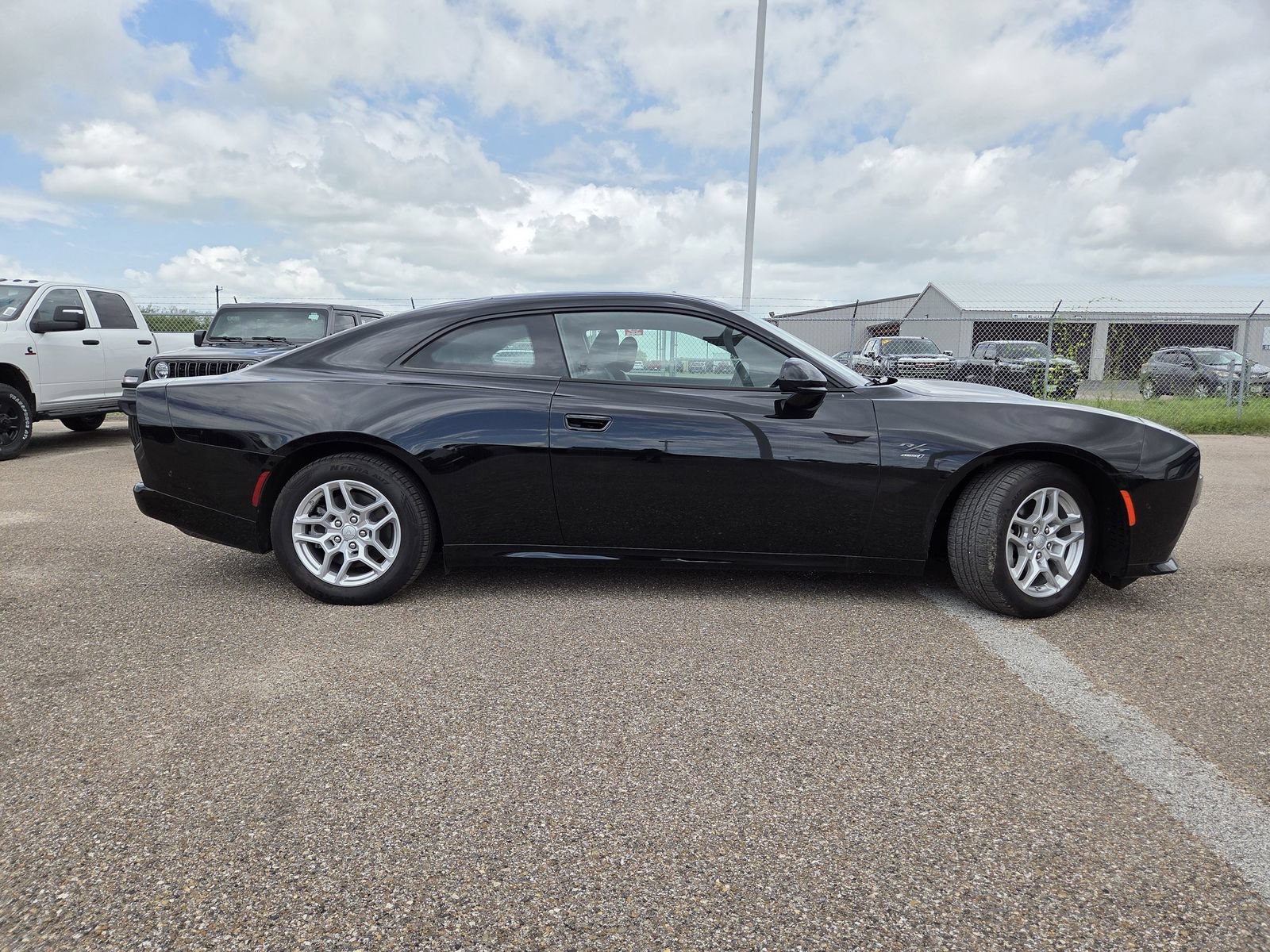 Used 2025 Dodge Charger Daytona R/T w/ Quick Order Package 25M R/T AWD/4WD image 8