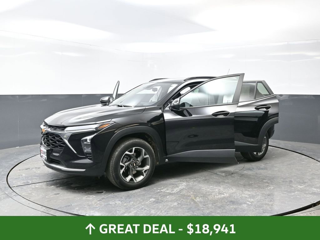 Used 2025 Chevrolet Trax LT image 57