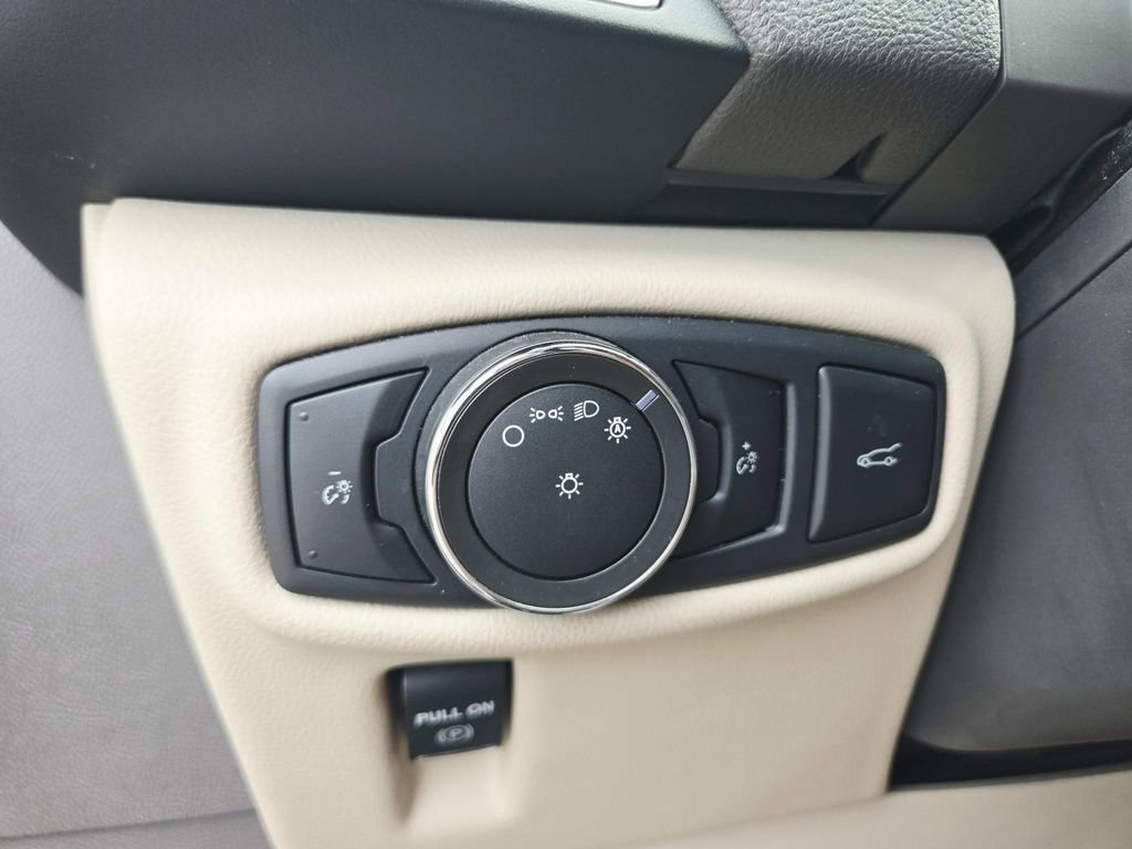 Used 2017 Lincoln MKX Select w/ Select Plus Package FWD image 33
