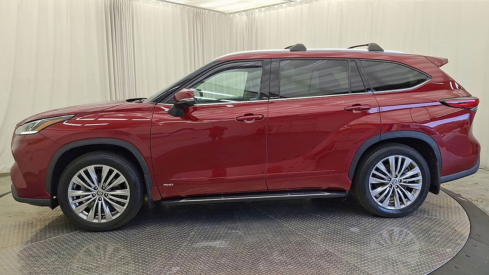 Used 2023 Toyota Highlander Platinum AWD/4WD image 8