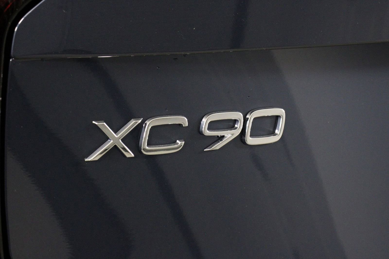 New 2025 Volvo XC90 B6 Core image 16
