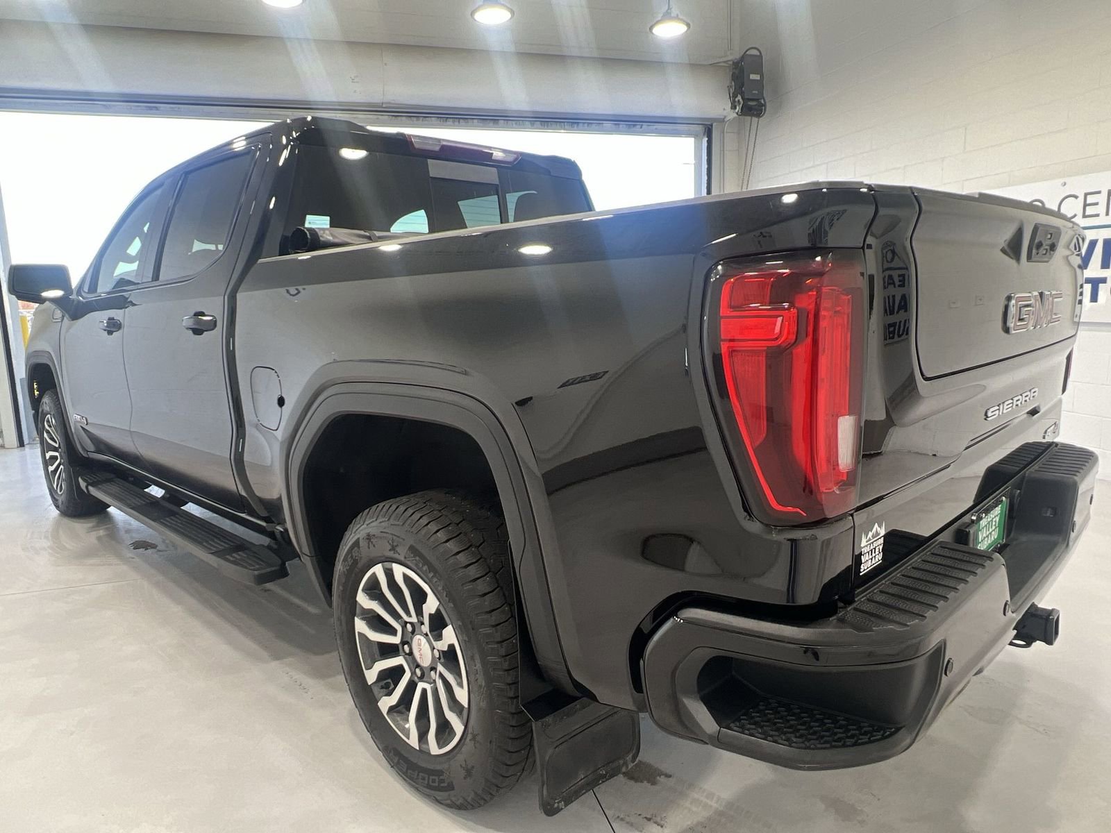 Used 2023 GMC Sierra 1500 AT4 w/ AT4 Premium Package image 6