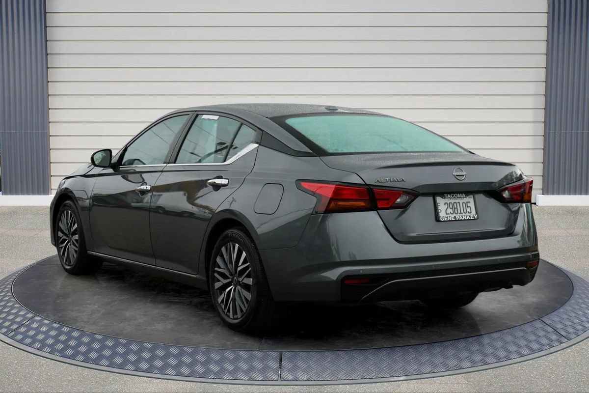 Used 2025 Nissan Altima 2.5 SV FWD image 5