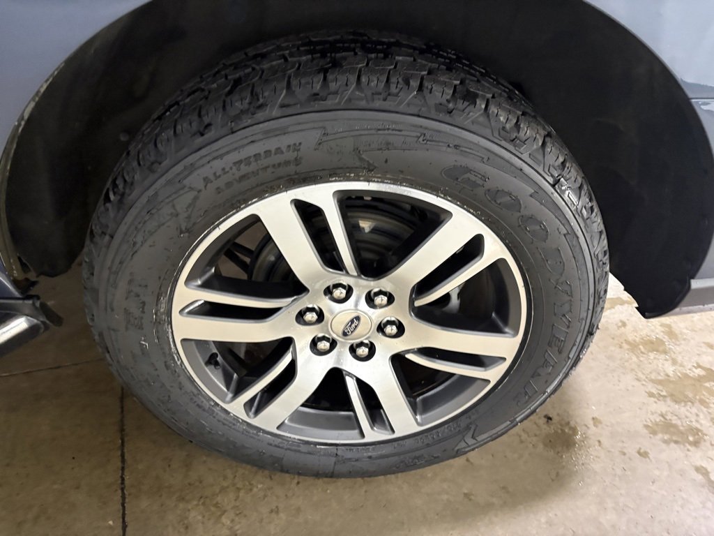 Used 2022 Ford Expedition Limited image 32