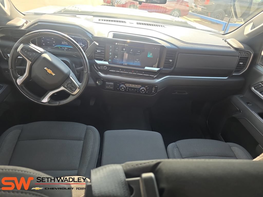 Used 2025 Chevrolet Silverado 2500 LT w/ Convenience Package AWD/4WD image 9
