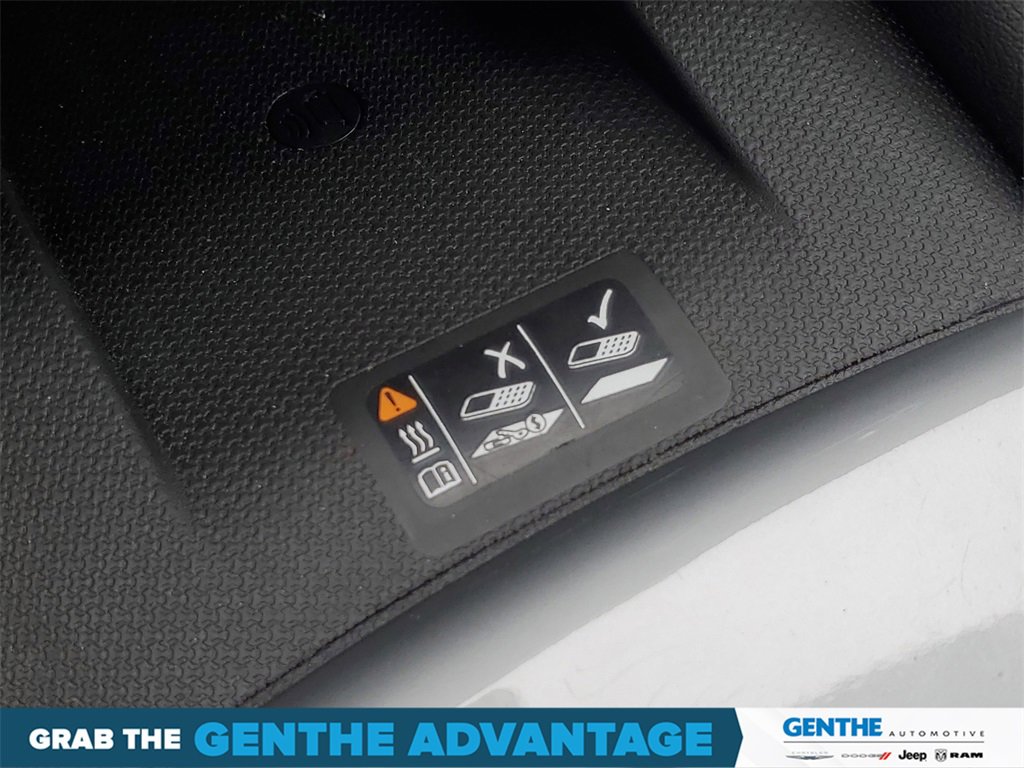 Used 2024 Chevrolet Blazer LT w/ Sound & Technology Package image 25