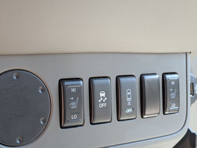 Used 2017 Nissan Frontier SV w/ SV Value Truck Package RWD image 9