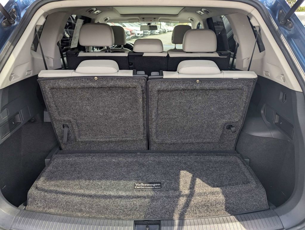 Used 2018 Volkswagen Tiguan SE w/ Panoramic Sunroof Package image 7
