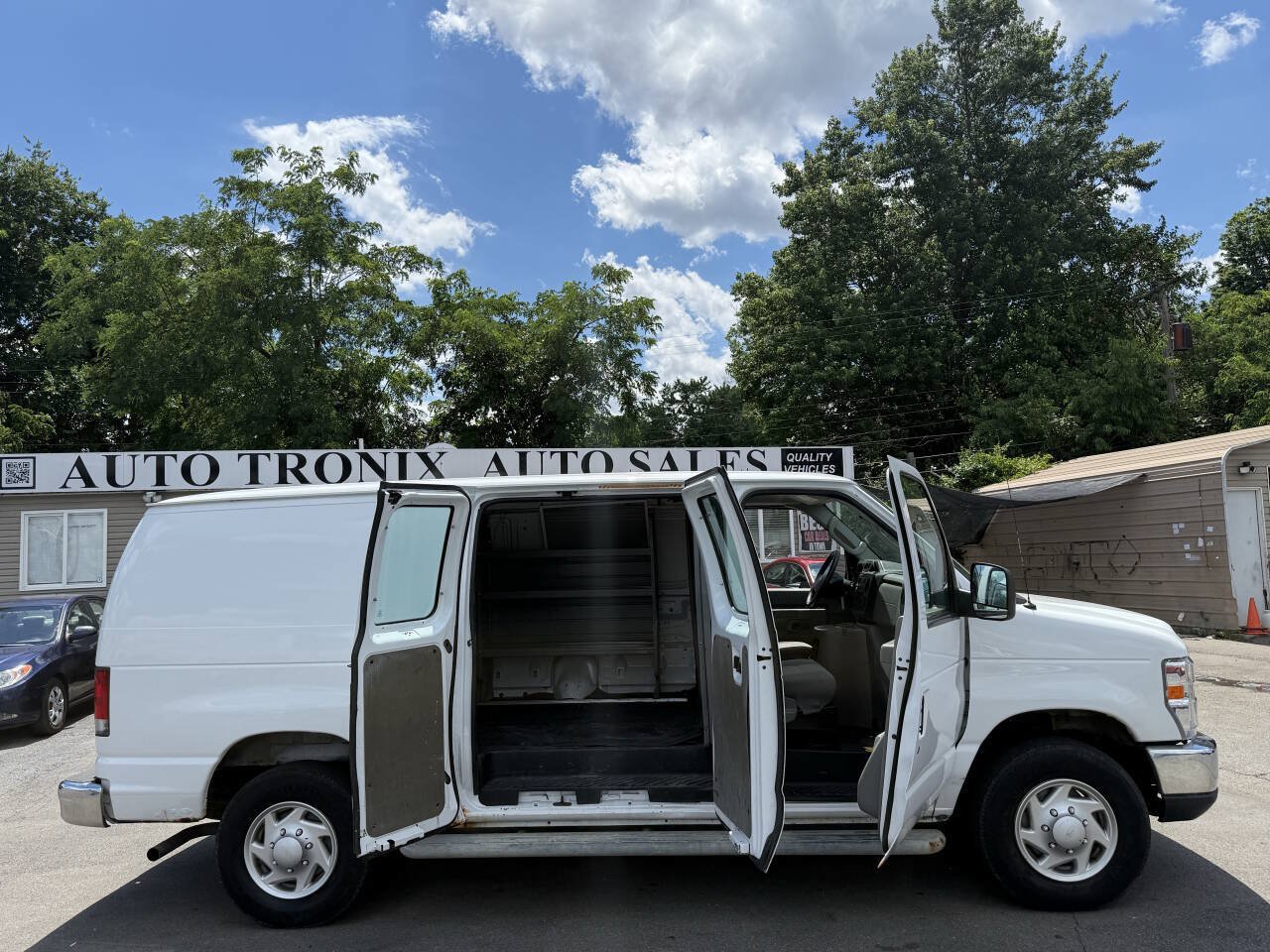 Used 2014 Ford E-250 and Econoline 250 w/ Power Group RWD image 14
