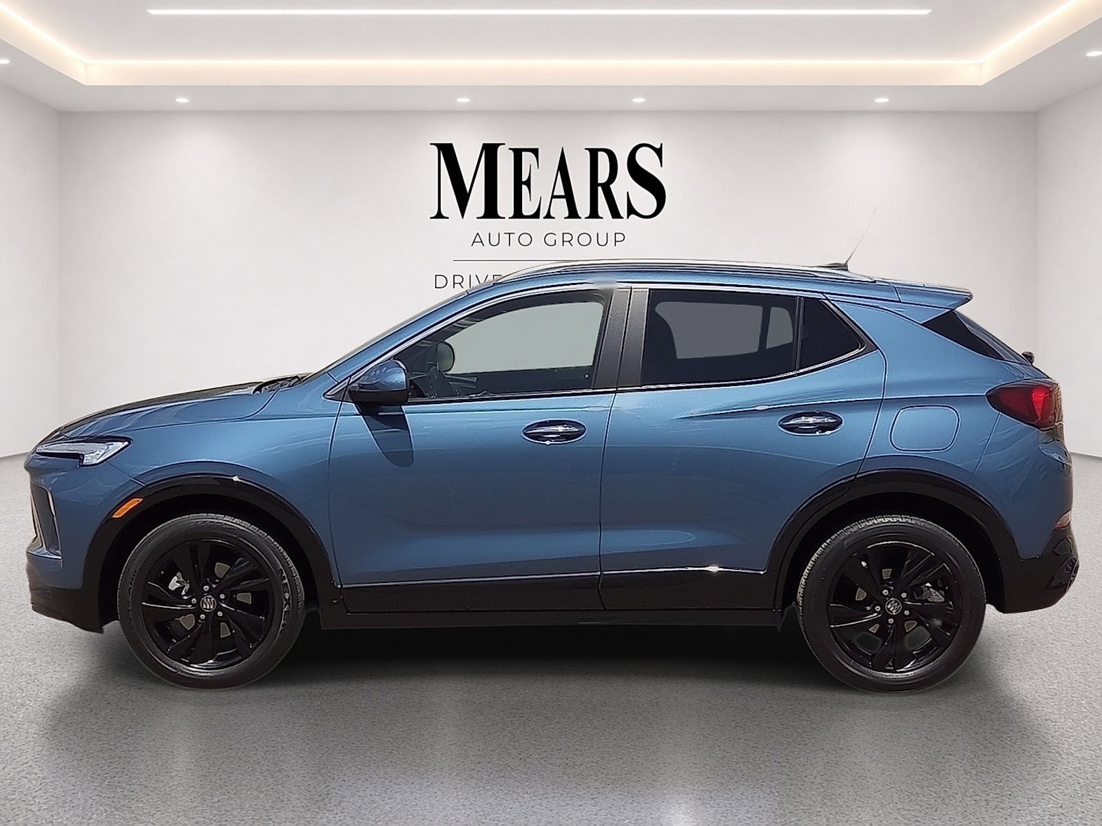 Used 2024 Buick Encore GX Sport Touring FWD image 2
