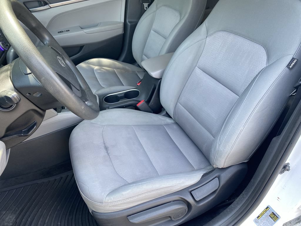 Used 2017 Hyundai Elantra SE FWD image 10
