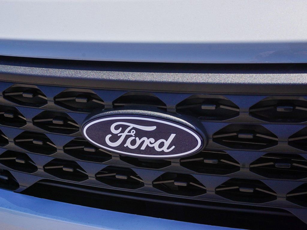 New 2025 Ford Maverick XLT w/ XLT Luxury Package image 4