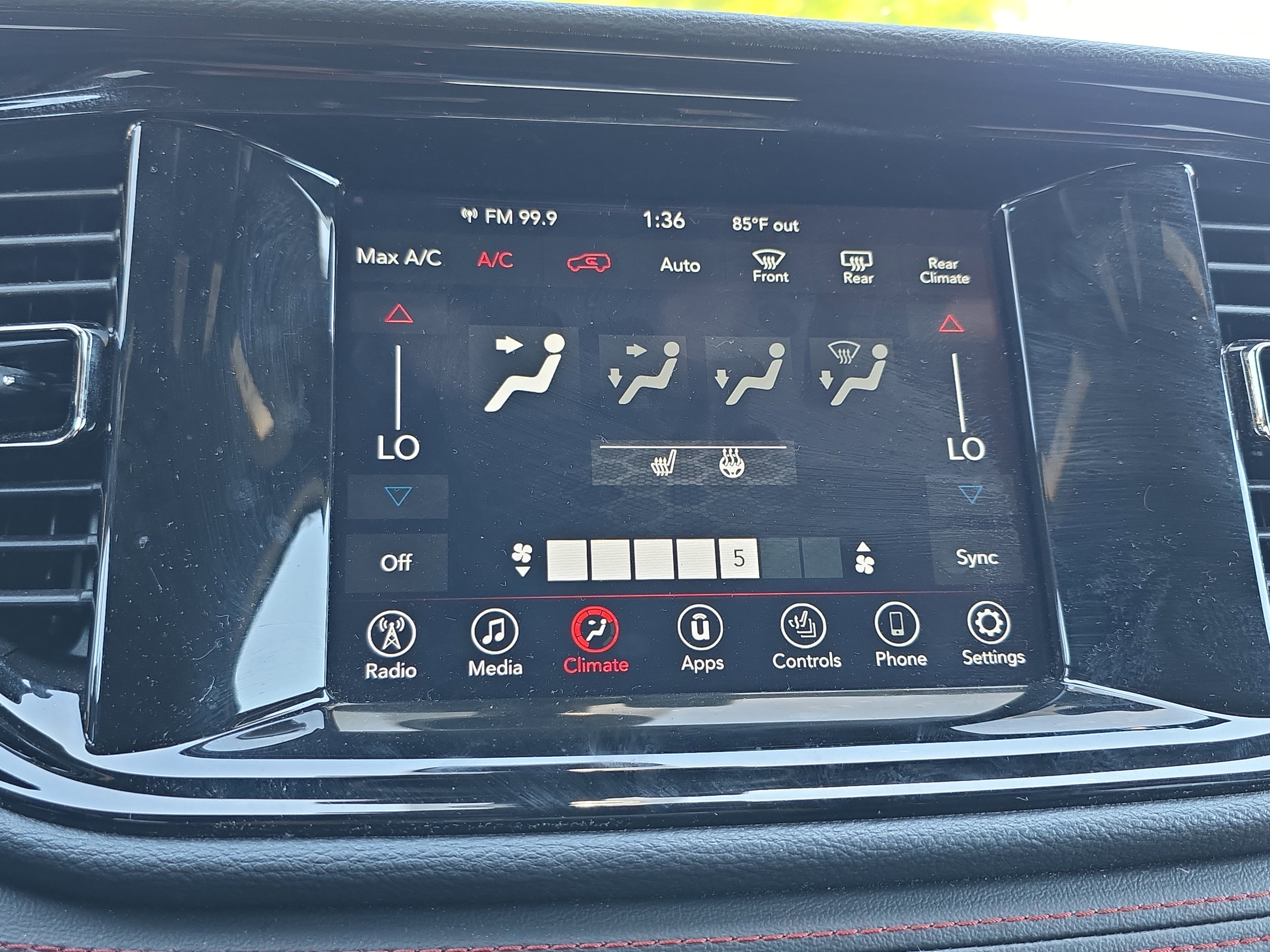 Used 2023 Dodge Durango GT image 35