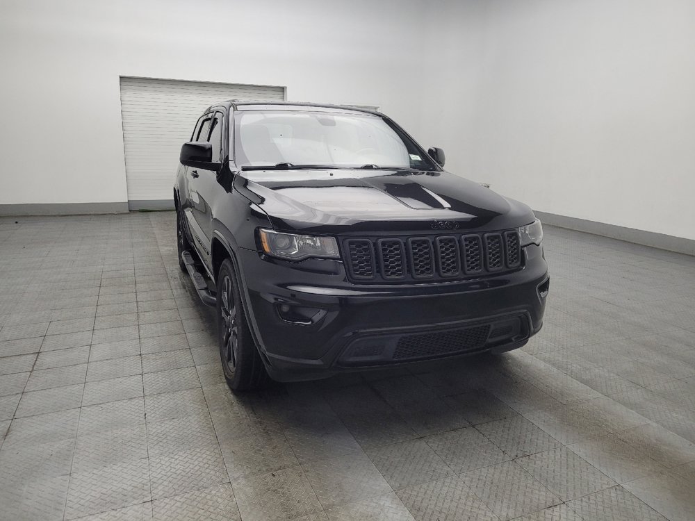Used 2017 Jeep Grand Cherokee Altitude RWD image 13