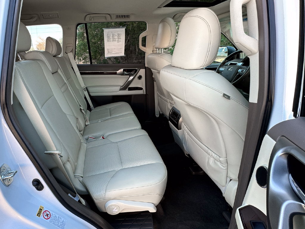 Used 2018 Lexus GX 460 Luxury AWD/4WD image 36