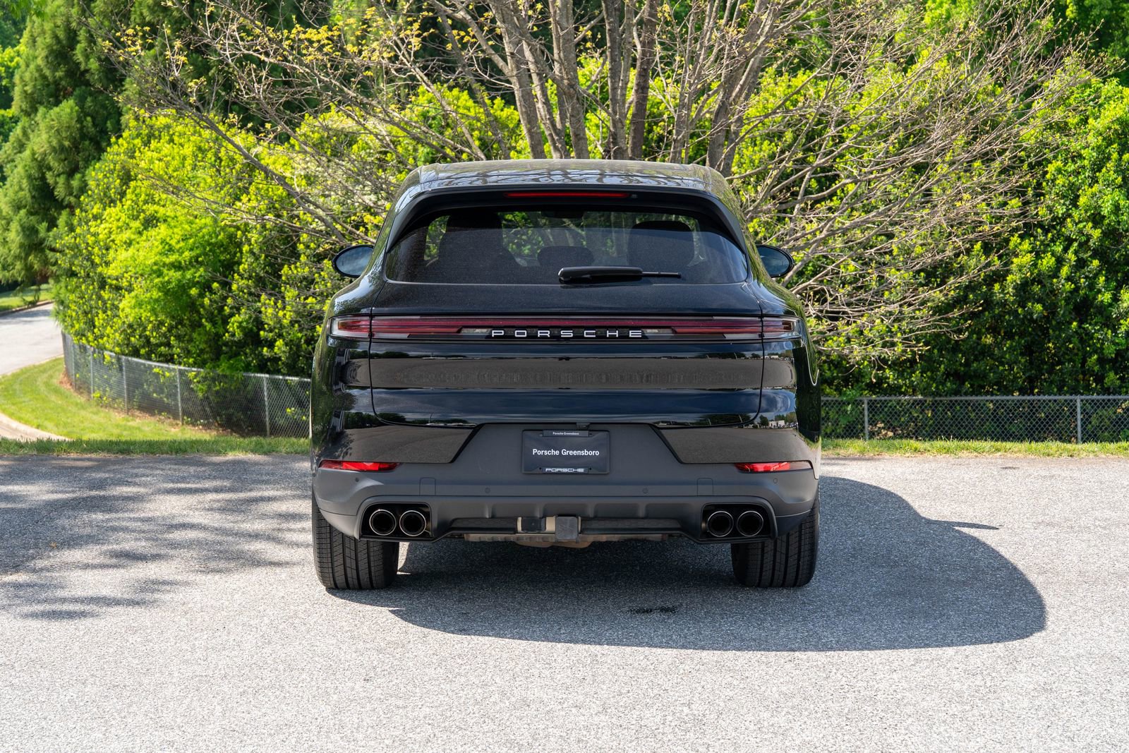 Certified 2024 Porsche Cayenne w/ Premium Package Plus (PFM) AWD/4WD image 6