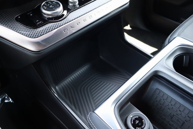 New 2025 Ford Expedition Max Platinum w/ Stealth Appearance Package image 12