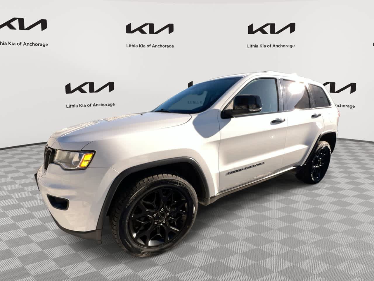 Used 2020 Jeep Grand Cherokee Limited image 1