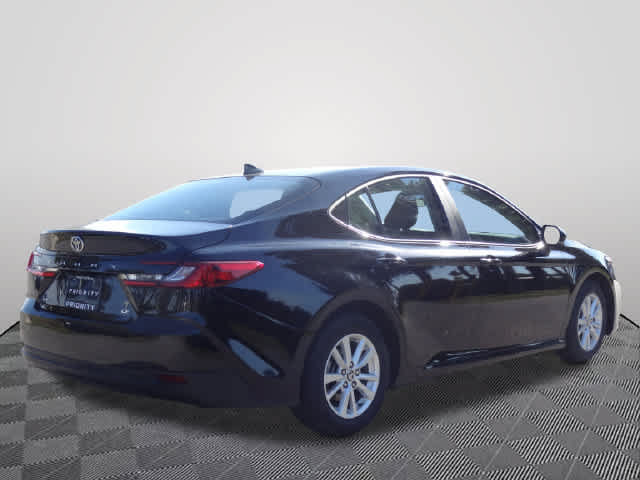 Used 2025 Toyota Camry LE FWD image 3