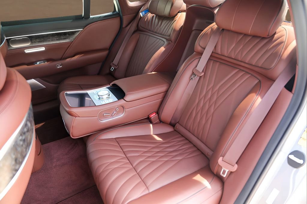 Used 2025 Genesis G90 3.5T AWD/4WD image 26