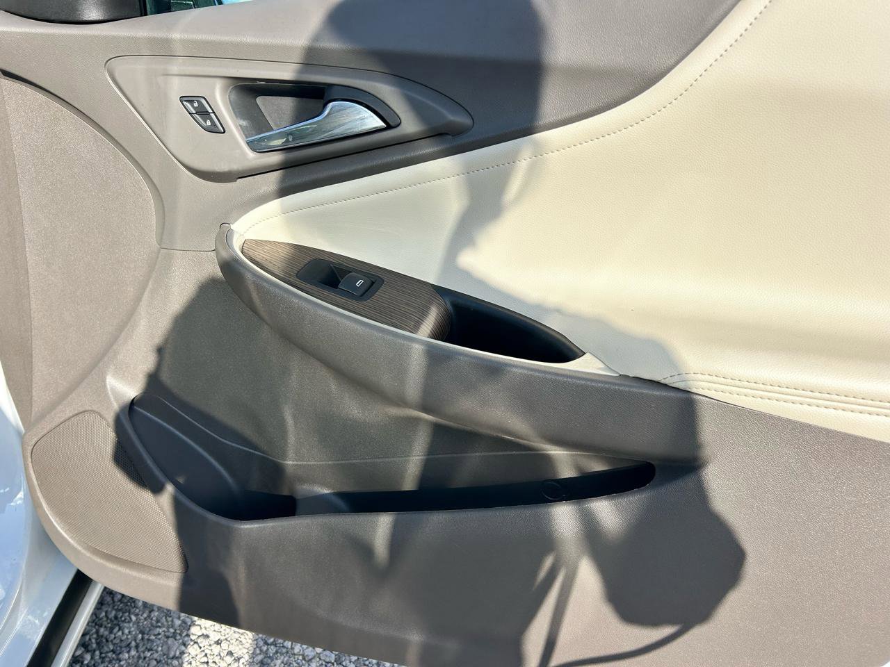 Used 2021 Chevrolet Malibu LT w/ Leather Package FWD image 11