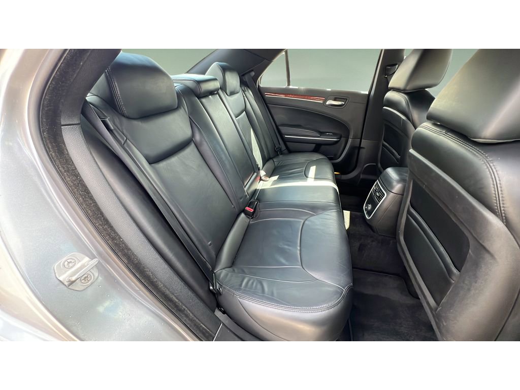 Used 2014 Chrysler 300 image 31