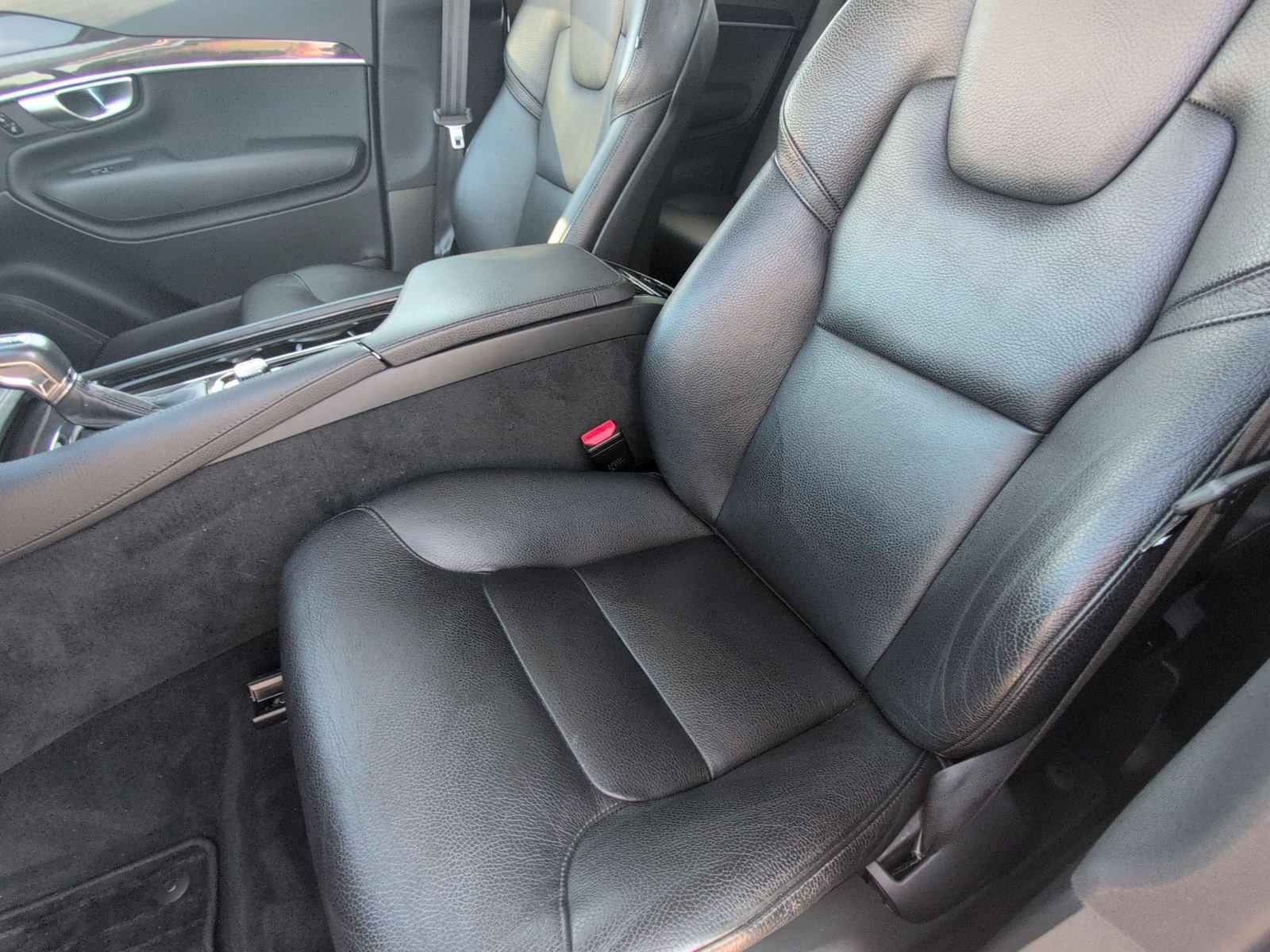 Used 2019 Volvo XC90 T6 Momentum AWD/4WD image 22