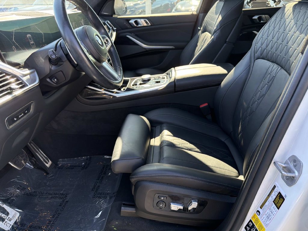 Used 2024 BMW X7 xDrive40i w/ M Sport Package AWD/4WD image 17