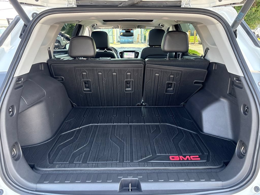 Used 2024 GMC Terrain SLT w/ Infotainment Package II AWD/4WD image 39