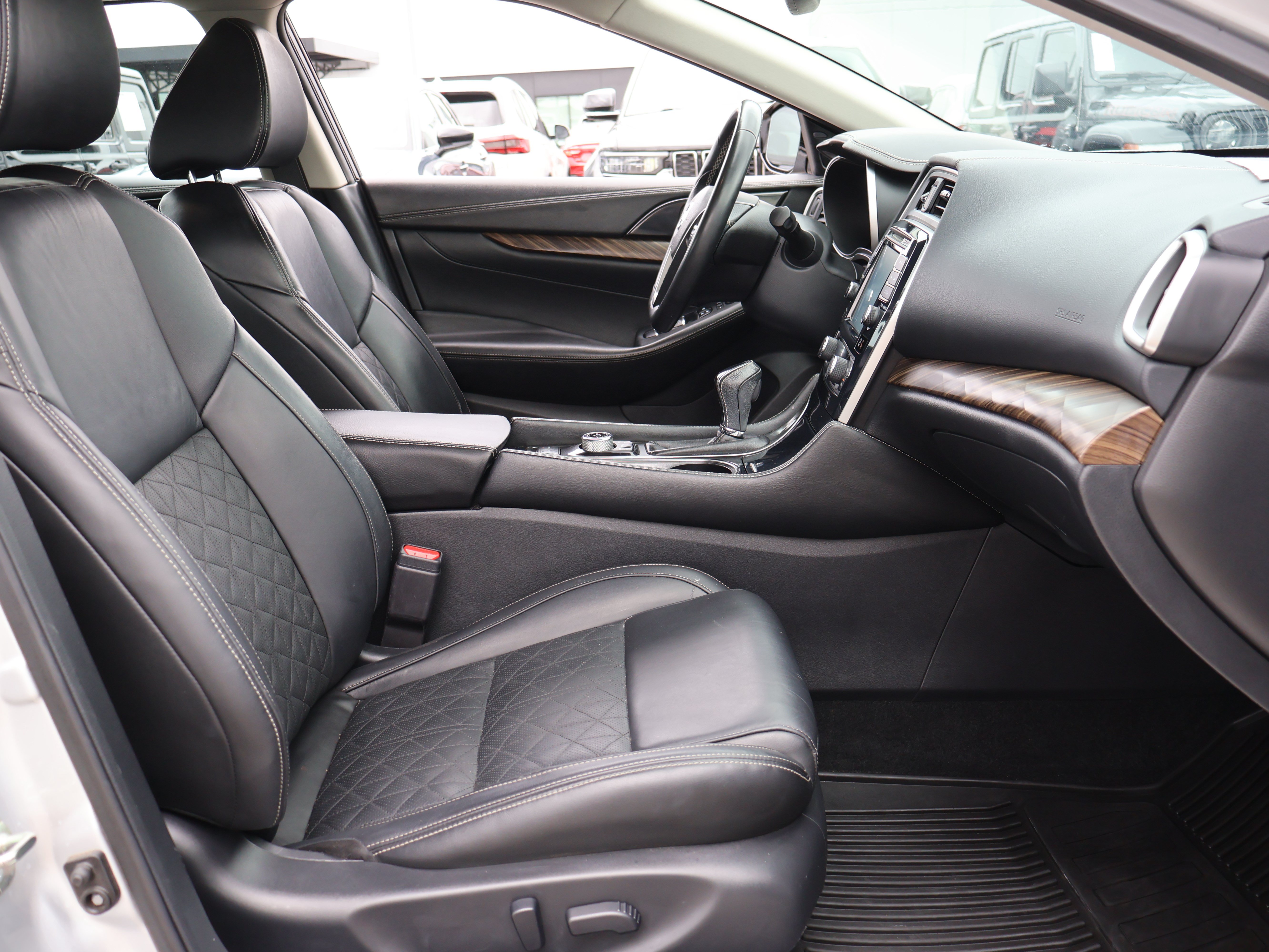 Used 2018 Nissan Maxima Platinum FWD image 8