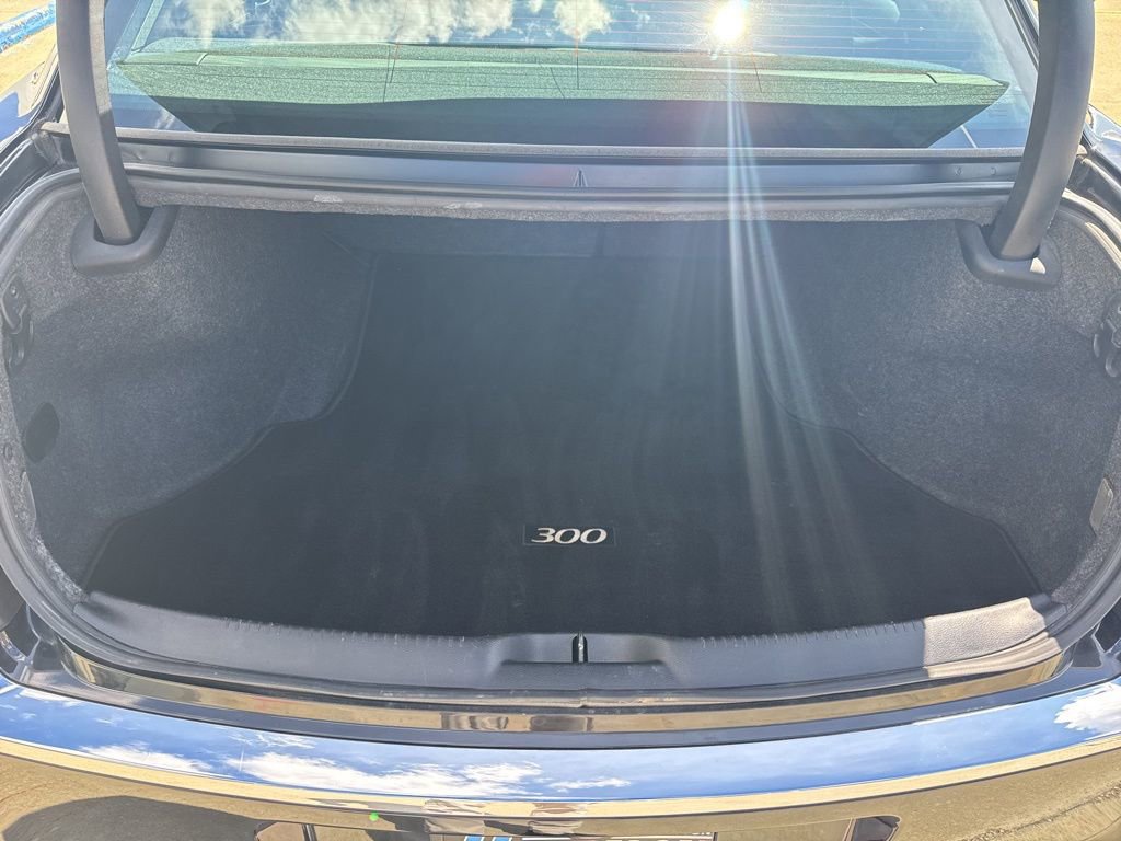 Used 2013 Chrysler 300 C image 25